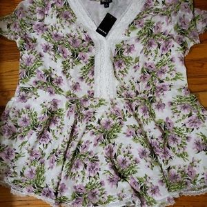 NWT Torrid Flora Shirt